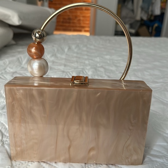 Resin clutch bag with metal beaded handle - Picture 6 of 9